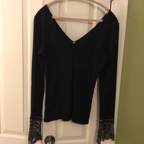 Free People Tops - FREE PEOPLE fitted thermal w/ lace cuffs